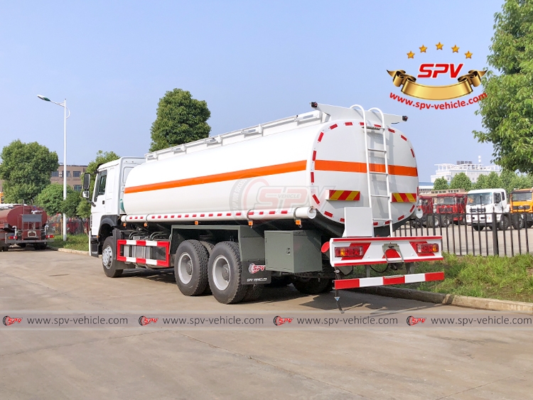 24,000 Litres Oil Tank Truck Sinotruck - LB 24,000 Litres Oil Tank Truck Sinotruck - LB